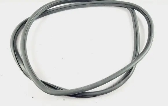 Nissan Pathfinder R52 Front door rubber seal