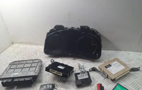 Toyota Avensis T270 Engine ECU kit and lock set 8380005K40 MB2574406815 8990405011