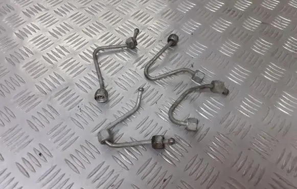 Nissan Qashqai Fuel injector supply line/pipe 