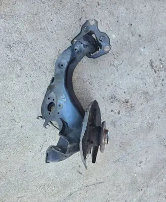 BMW X2 F39 Rear wheel hub 6898963