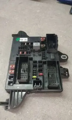 Opel Insignia A Fuse module 544949969