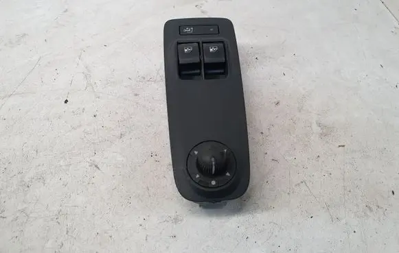 Iveco Daily 35.8 - 9 Electric window control switch B569
