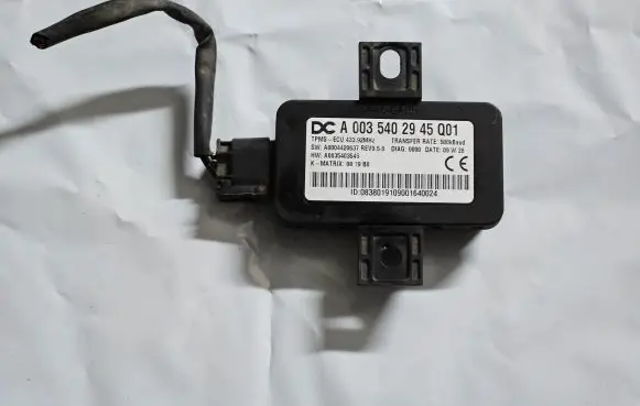 Mercedes-Benz GL X164 Tire pressure control unit A0035402945