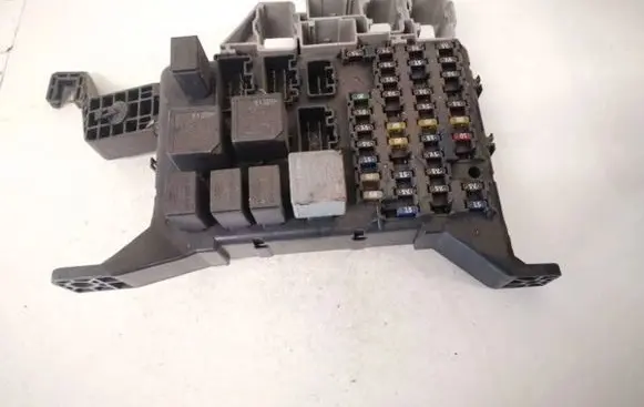 Ford Mondeo Mk III Fuse box set 1s7t14a073ae 1s7t-14a073-ae