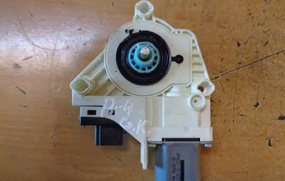 Audi A4 S4 B8 8K Rear door window regulator motor 8K0959811 00000 1101965578100