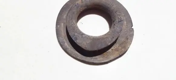 KIA Rio Front coil spring rubber mount 553321g000 55332-1g000
