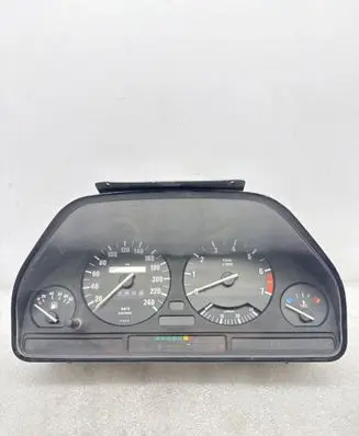 BMW 5 E34 Speedometer (instrument cluster) 9220300798