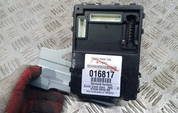 Suzuki Grand Vitara II Comfort/convenience module