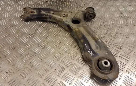 Volkswagen Jetta VI Front lower control arm/wishbone 5C0407151B