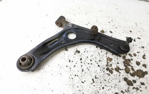 Peugeot 108 Front lower control arm/wishbone