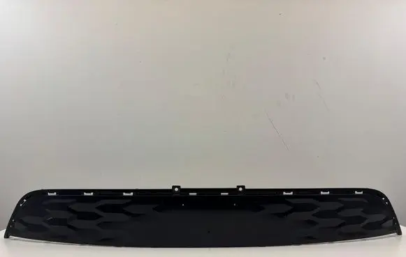 KIA Niro Front bumper upper radiator grill