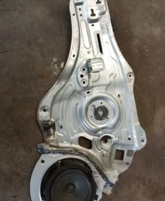 KIA Sportage Front door window regulator with motor 824703U120