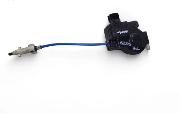 Lexus IS 220D-250-350 Fuel tank opening switch 