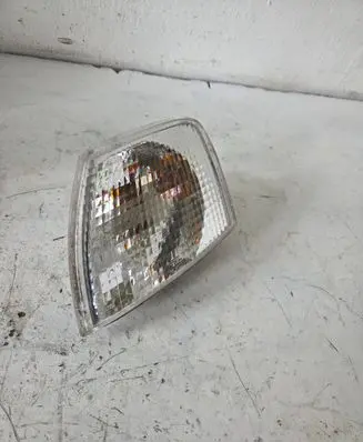 Volkswagen PASSAT B5 Front indicator light 185104B