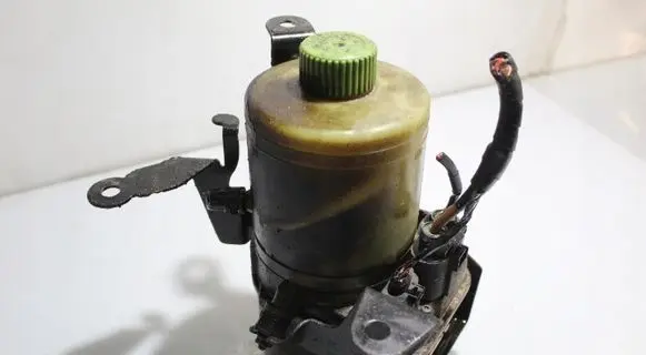 Volkswagen Polo Power steering pump 000423156