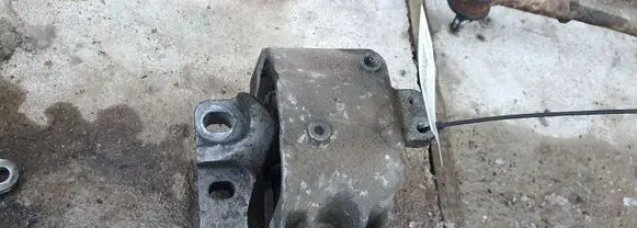 Audi A3 S3 8L Engine mount bracket