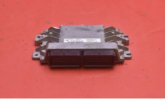 Dacia Sandero Engine control unit/module ECU 8200661124