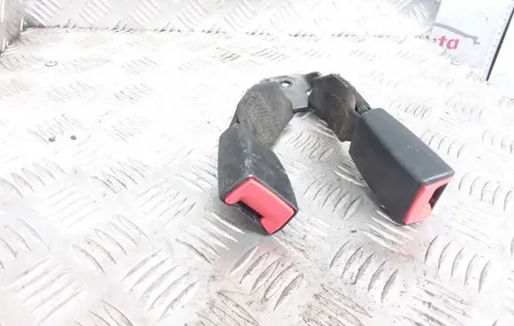 Toyota Avensis T220 Rear seatbelt buckle 63961B701