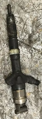 Toyota Avensis T250 Fuel injector