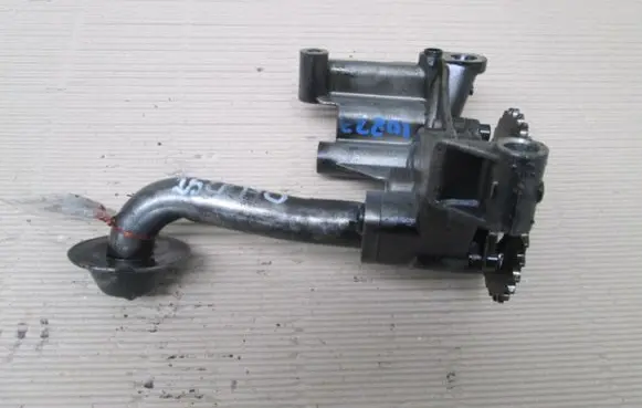 Volkswagen Golf IV Oil pump 