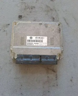 Volkswagen Polo Engine control unit/module 03D906033F