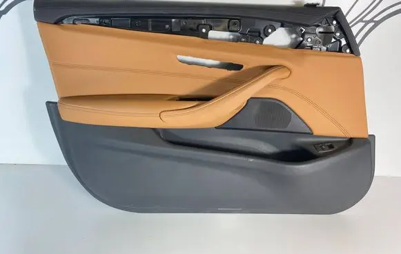 BMW 5 G30 G31 Front door card panel trim