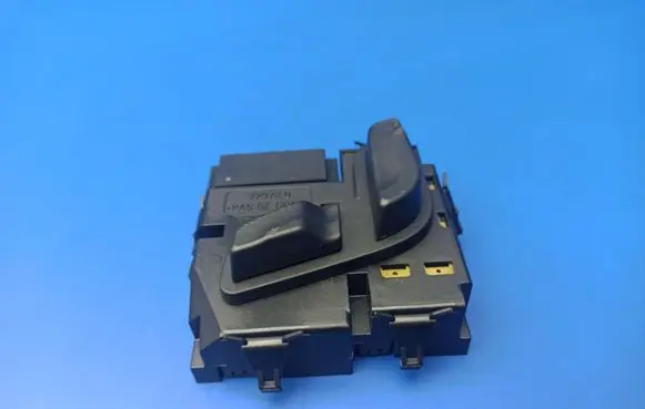 Mercedes-Benz E W212 Seat control switch A2048701958
