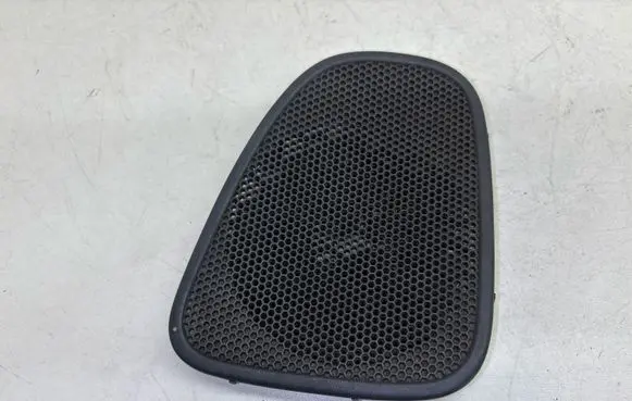 Volvo S70 V70 V70 XC Side speaker trim/cover 09150759