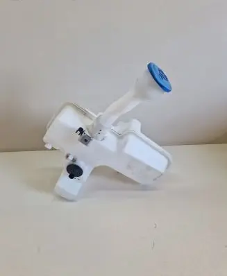 BMW i3 Windshield washer fluid reservoir/tank 7304020 10543512