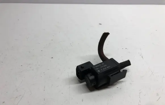 BMW 5 F10 F11 Turbo solenoid valve 7810831