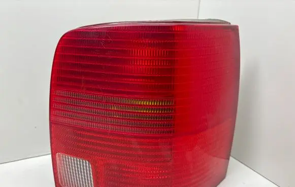 Volkswagen PASSAT B5 Rear/tail lights 3B9945112