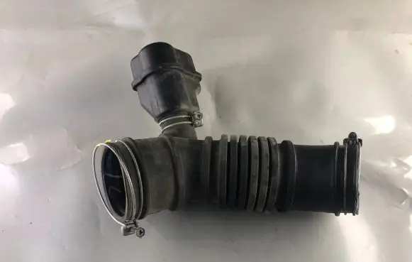 Mitsubishi Pajero Pinin Air intake hose/pipe MR539023