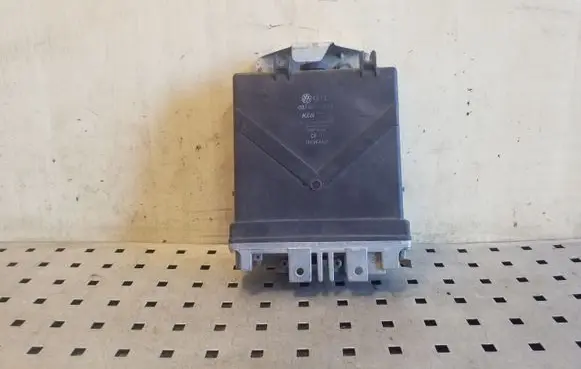Audi 80 90 S2 B4 Fuel injection control unit/module 037906022EE 5WP4058