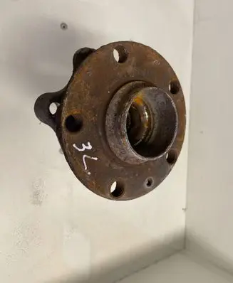 Audi A6 S6 C6 4F Front wheel hub