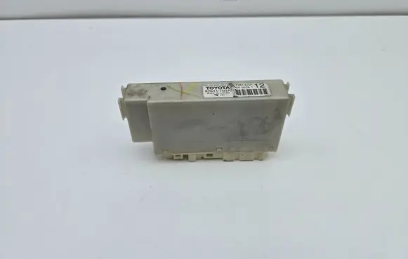 Toyota Prius+ (ZVW40) Other control units/modules 8264175070 090600781
