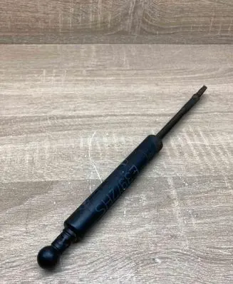 BMW 5 E39 Tailgate/trunk strut/damper 8190688
