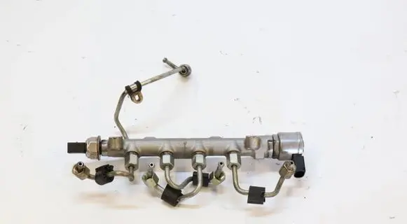 Volkswagen Touran III Fuel injector supply line/pipe 04L089G