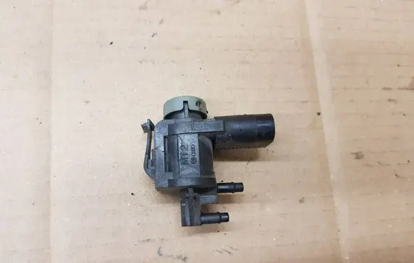 Volkswagen Eos Turbo solenoid valve 1K0906283A