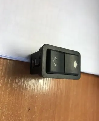 BMW 5 E39 Electric window control switch 8368974
