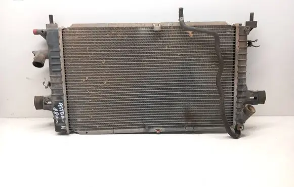 Opel Astra H Coolant radiator