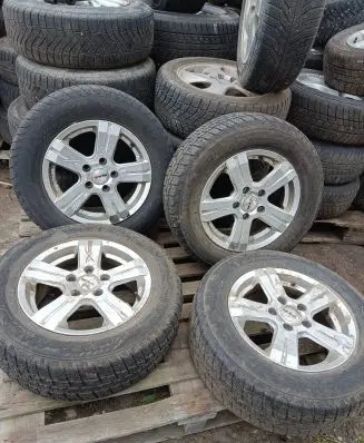 Hyundai Trajet R15 alloy rim 