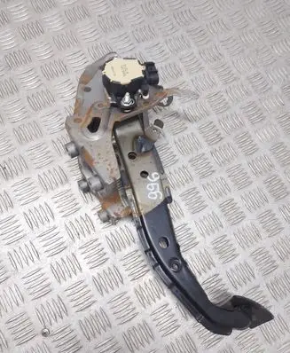 Toyota Auris 150 Accelerator throttle pedal 8951047010