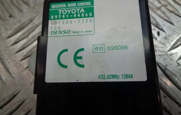 Toyota Avensis Verso Other control units/modules 89741-44060