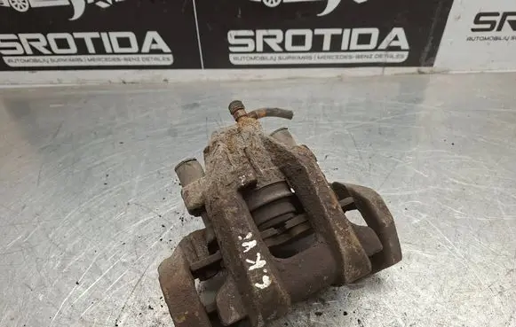 Mercedes-Benz C W204 Front wheel hub 20402