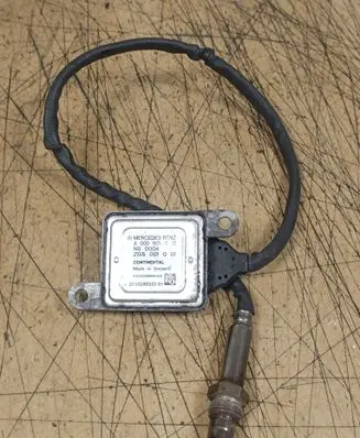 Mercedes-Benz ML W166 Lambda probe sensor A0009051512