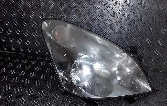 Toyota Corolla Verso E121 Headlight/headlamp