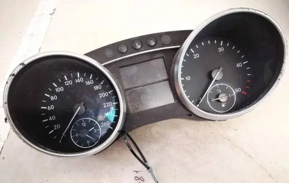 Mercedes-Benz ML W164 Speedometer (instrument cluster) a1645404147 a2c53118452