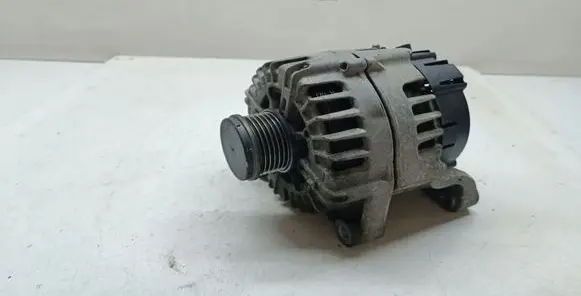 BMW 3 E92 E93 Generator/alternator 8507624