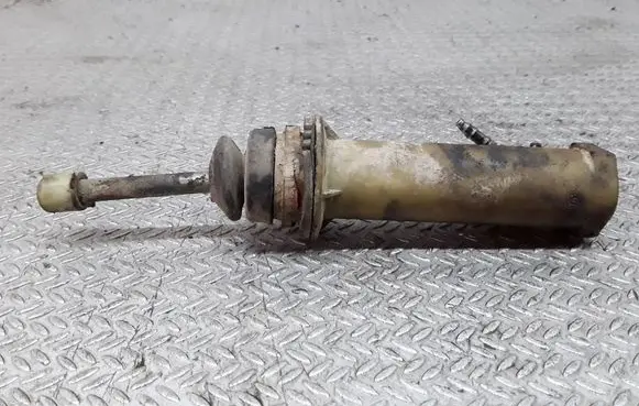 Clutch slave cylinder