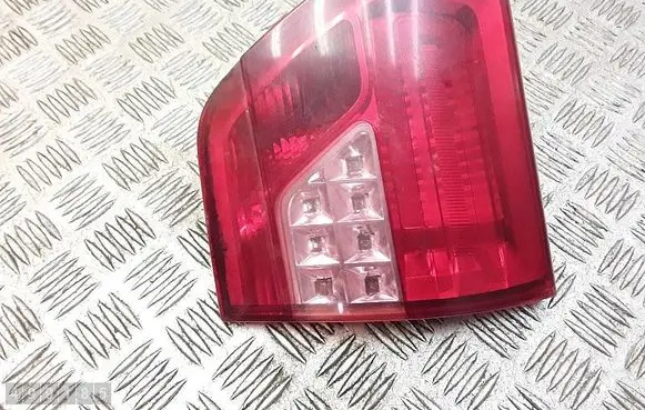 Citroen C5 Tailgate rear/tail lights vp8x8x13404bx 9671811380